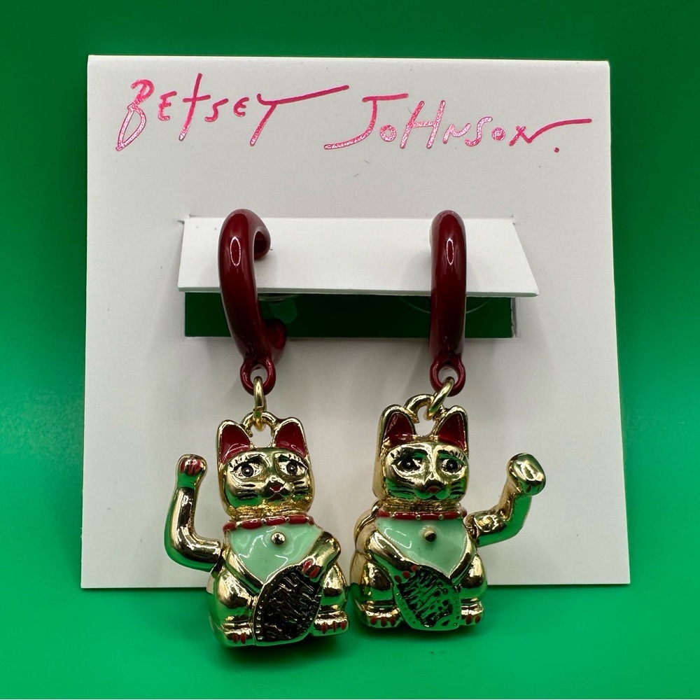 Betsey Johnson Lucky Cat earrings with waving arm NWT